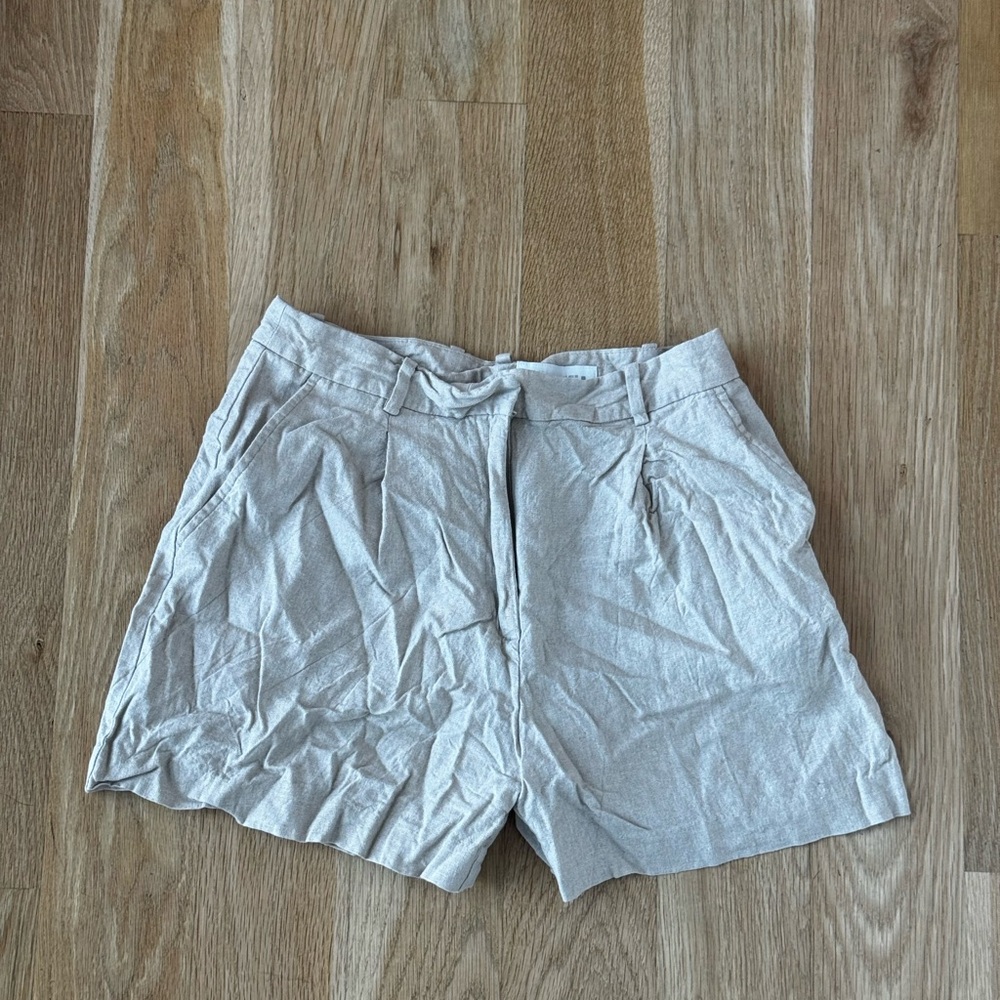 Zara Women’s Beige Flat Front Shorts